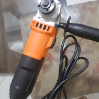 Esmerilhadeira 650W Potente para Cortes Precisos